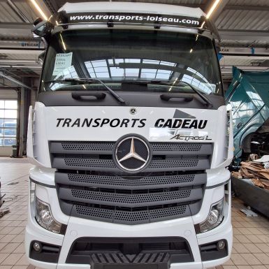 Decoration cabine sur tracteur de semi