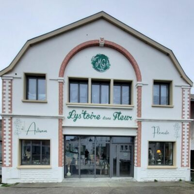 DL System - Lys'toire d'une Fleur - Enseigne en lettre découpée et décoration sur façade